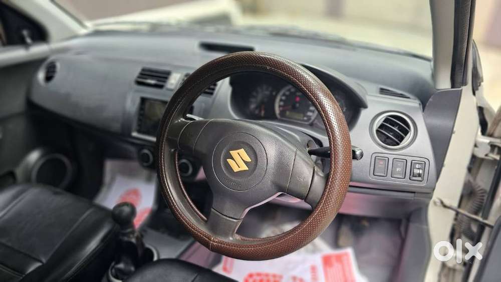 Maruti Suzuki Swift 1.3 Zxi, 2005, Petrol