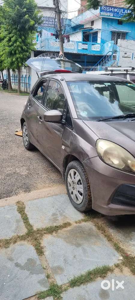 Honda Brio 2013 Petrol Well Maintained