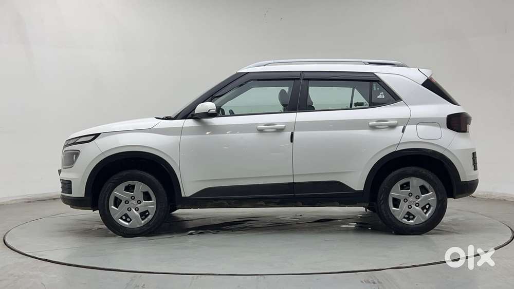 Hyundai Venue 1.2 S (o), 2022, Petrol