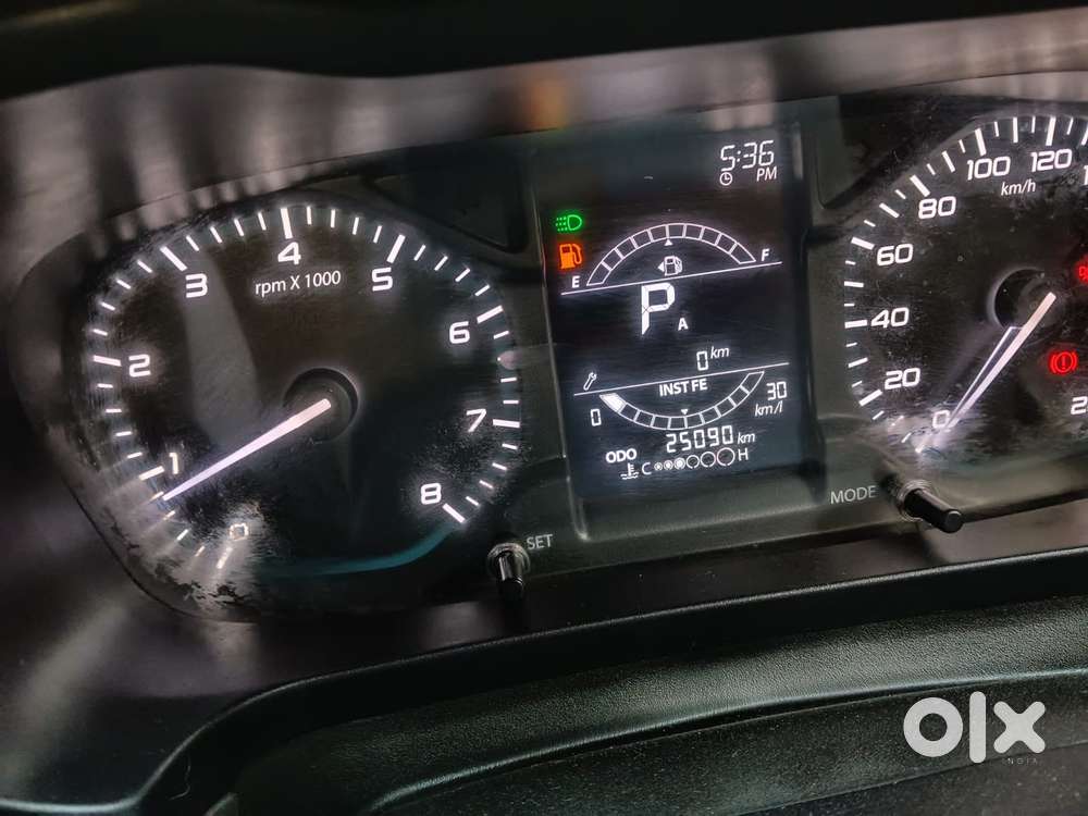 Tata Altroz 1.2 Xta Petrol Dct, 2023, Petrol