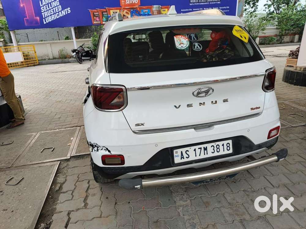 Hyundai Venue 2022 Petrol Well Maintained
