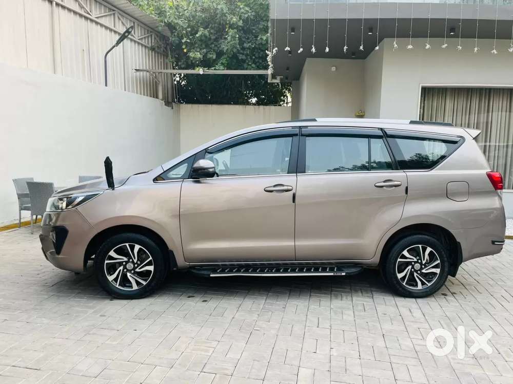 Toyota Innova Crysta [2020-ongoing] 2.7 Gx At 7 Str, 2019, Petrol