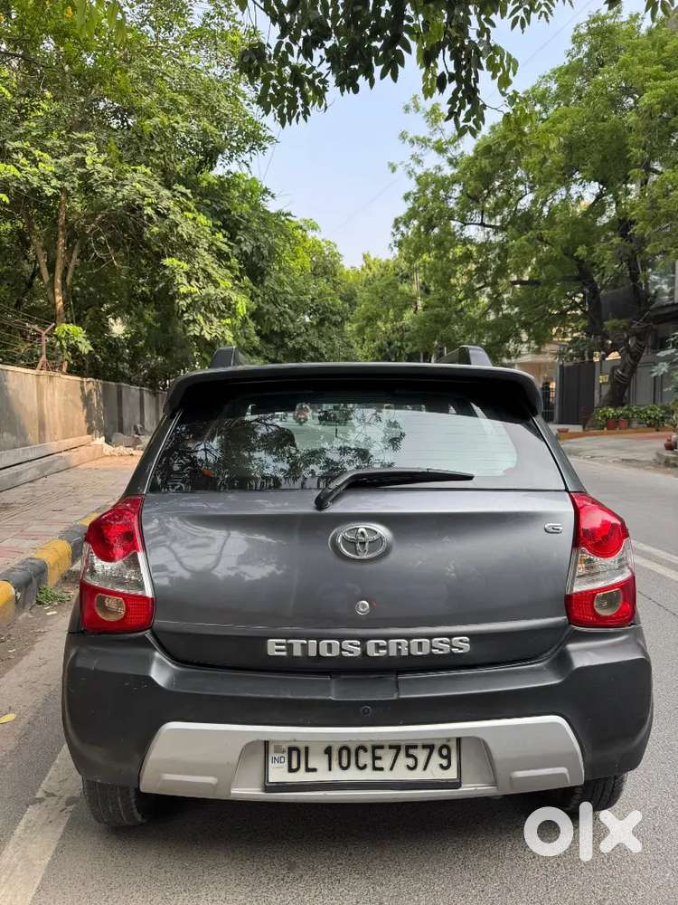 Toyota Etios Cross 2014  G Petrol  Top Model  Cng On Paper