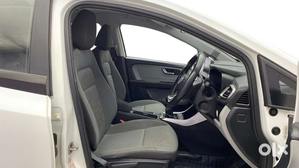 Tata Altroz Xz, 2020, Petrol