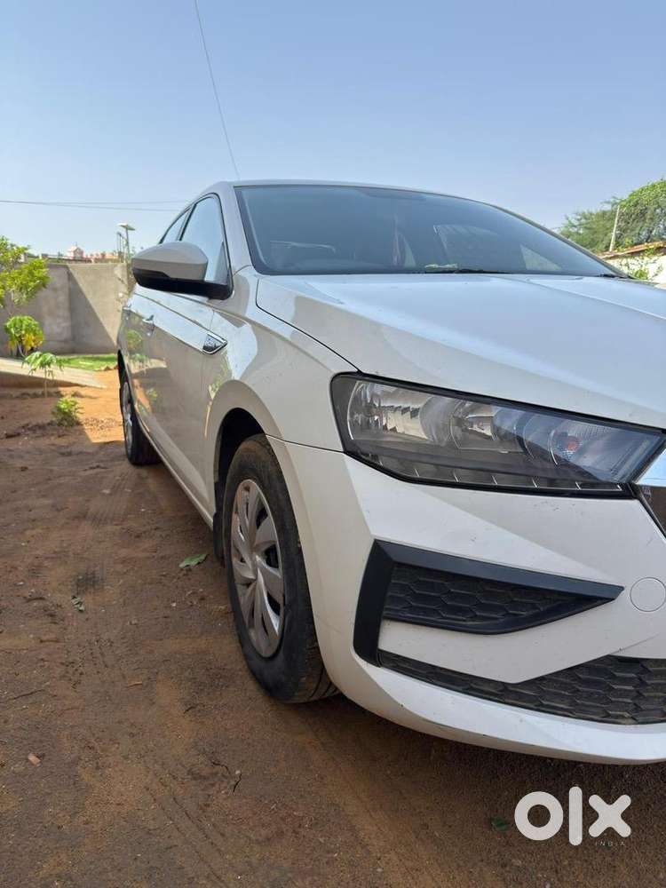 Skoda Slavia Petrol 2023
