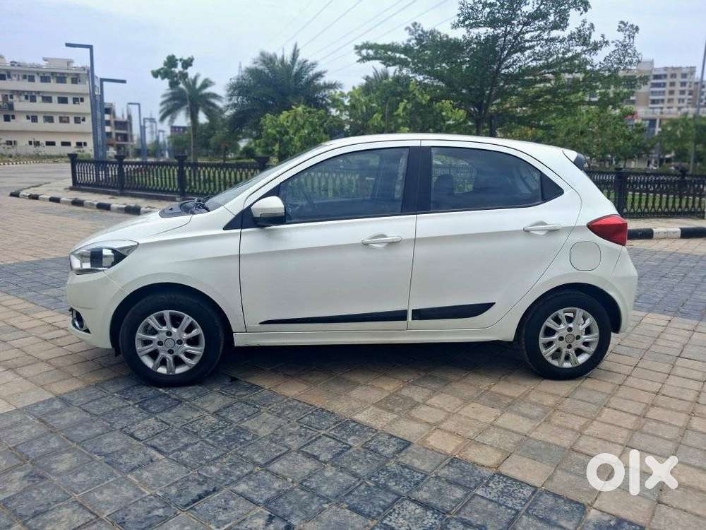Tata Tiago 1.2 Revotron Xza, 2017, Petrol