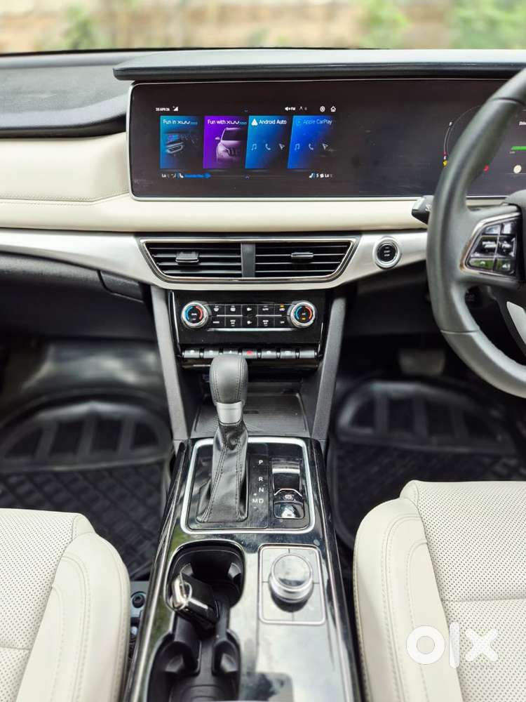 Mahindra Xuv700 2.0 Ax 7 Petrol At Luxury Pack Str, 2025, Petrol