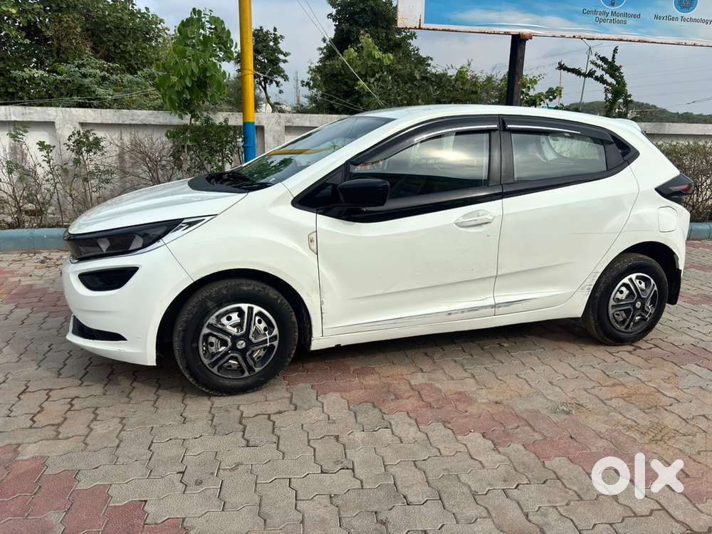 Tata Altroz Petrol 2021