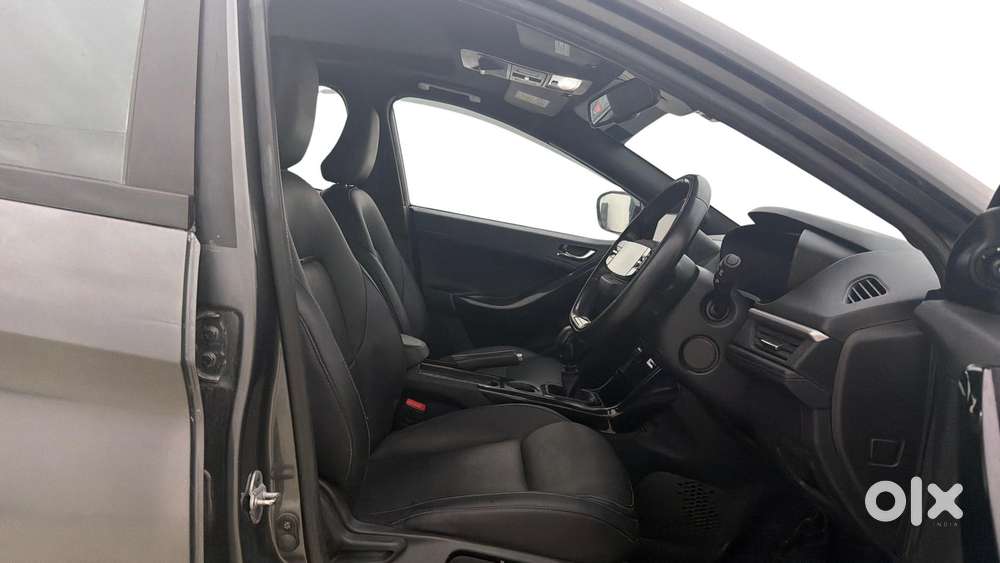 Tata Nexon Fearless Plus (ps) 1.2 Icng 6mt Red Dark Edition, 2024, C..
