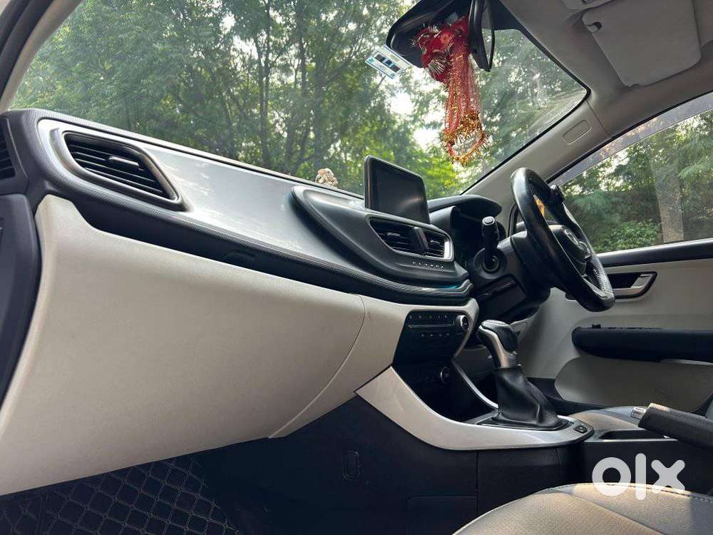 Maruti Suzuki Fronx Delta Plus 1.2 Ags, 2023, Cng & Hybrids