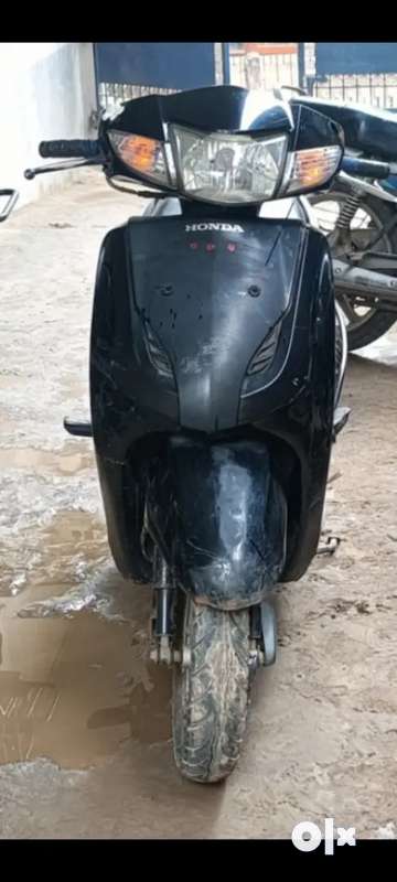 Olx ghy store scooty