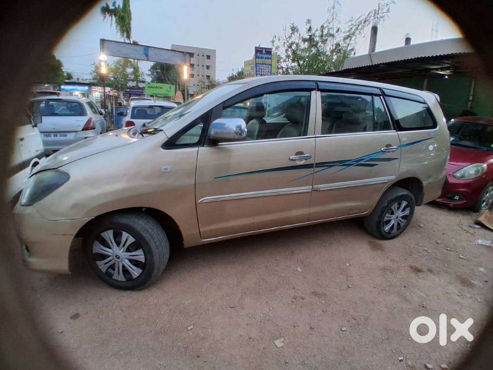 Toyota Innova 2.5 G (diesel) 8 Seater, 2005, Diesel