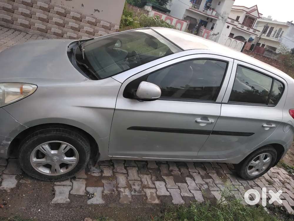 Hyundai New I20 Sportz 2011 Second Owner