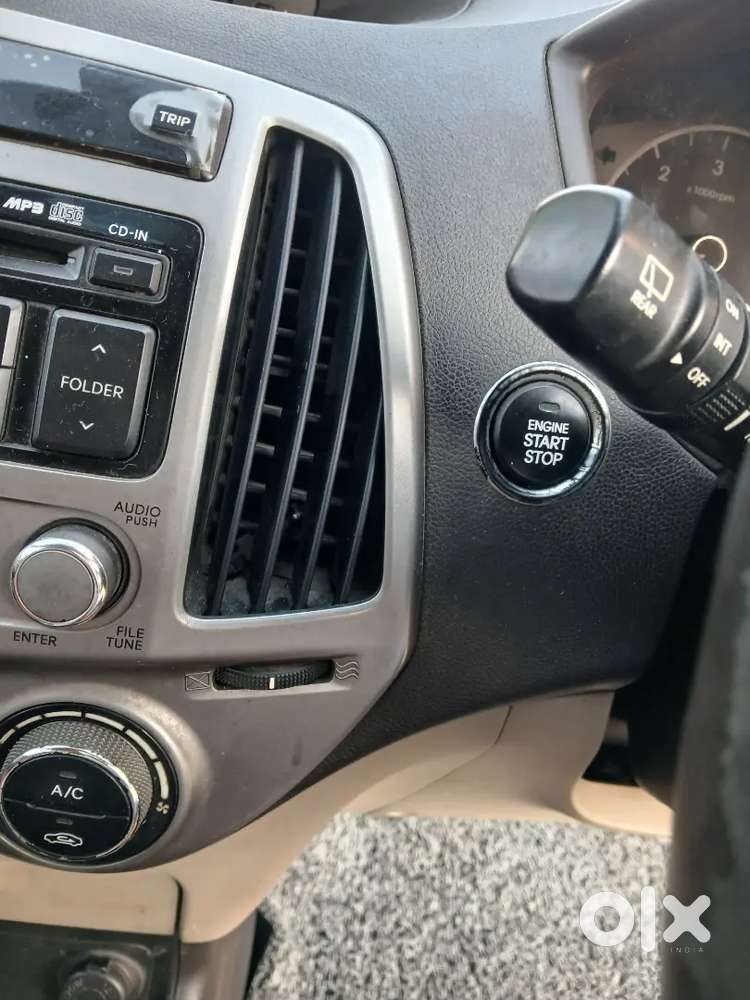 Hyundai I20 2012 Diesel 90000 Km Driven
