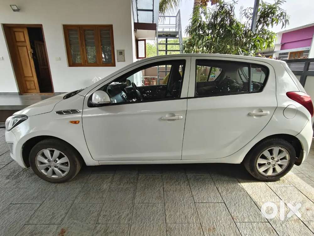 Selling The Hyundai I20 Sportz 1.4l Automatic (petrol)