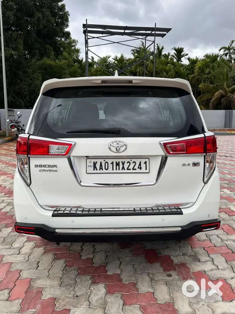 Toyota Innova Crysta 2022 Variant