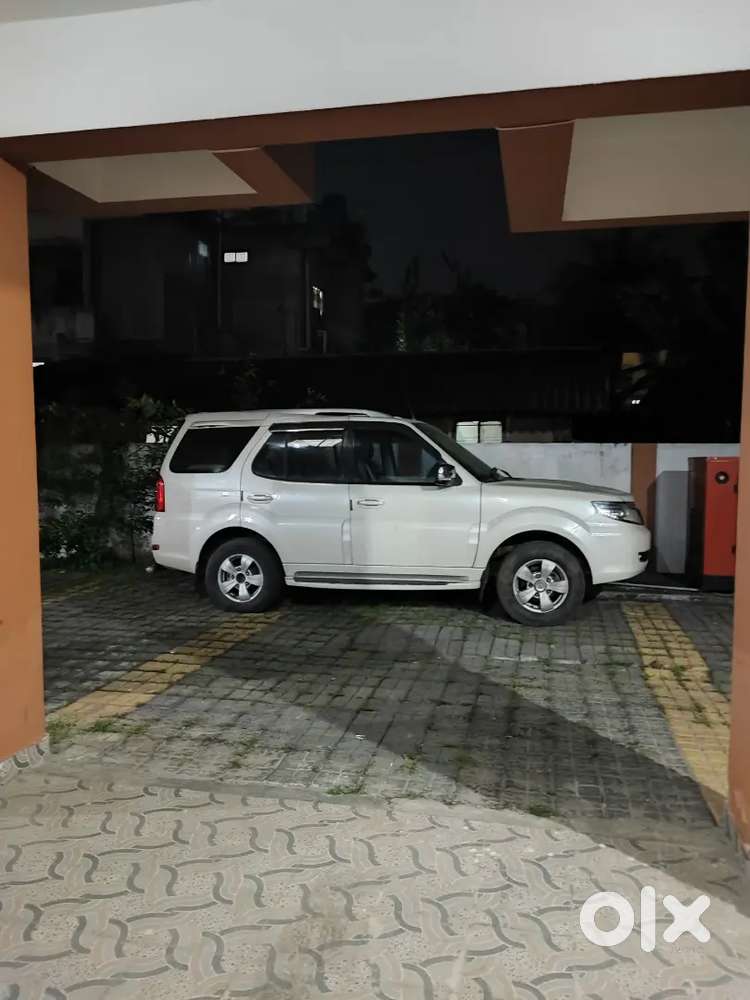 Tata Safari Storme 2014 Diesel 100000 Km Driven