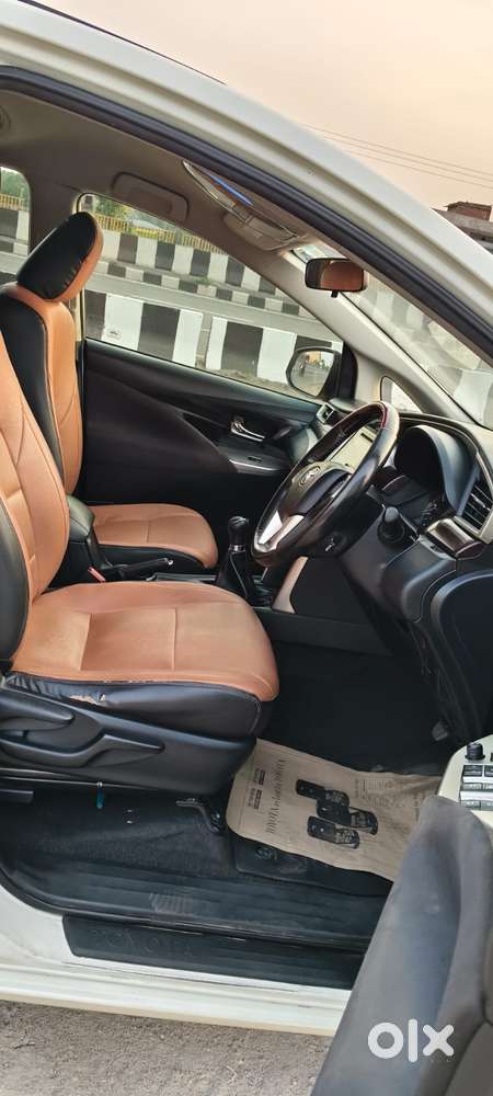 Toyota Innova Crysta 2.4 V, 2020