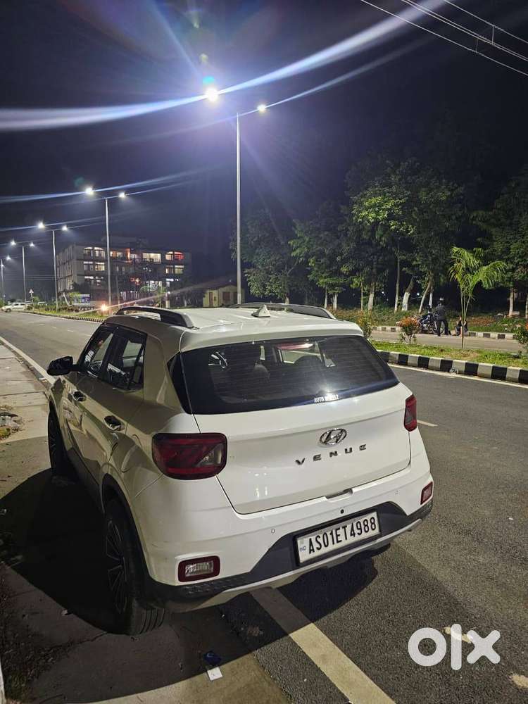 Hyundai Venue 2021 Petrol 114000 Km Driven