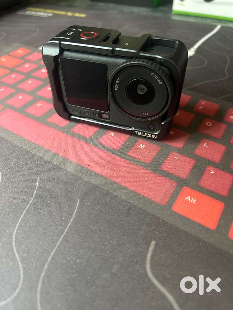 DJI Action 6 adventure combo