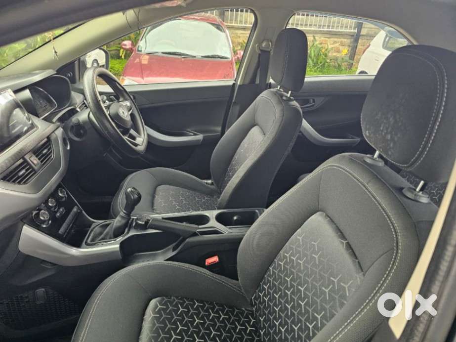 Tata Nexon 1.2 Revotron Xt, 2023, Petrol