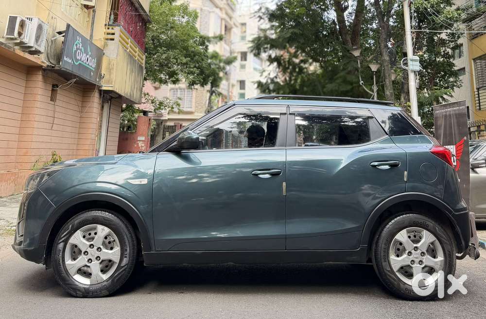 Mahindra Xuv300 1.2 W6 Amt Petrol, 2023, Petrol