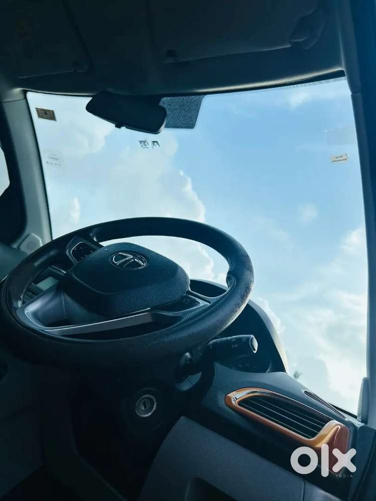 Automatic 2017 Tata Tiago Revotron Xza