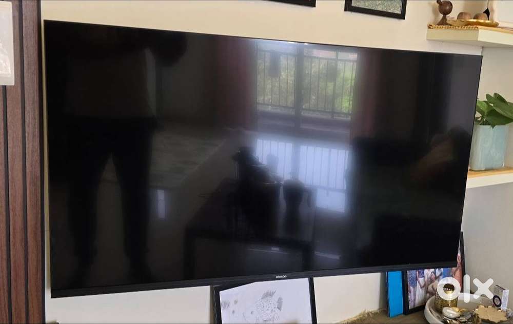 Cooca google TV 43 inch 1 year old.