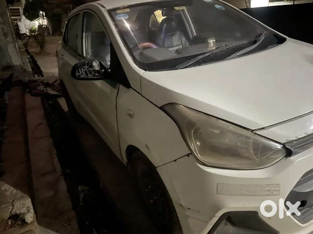 Urgent Selling Hyundai Xcent 2016 Variant Year
