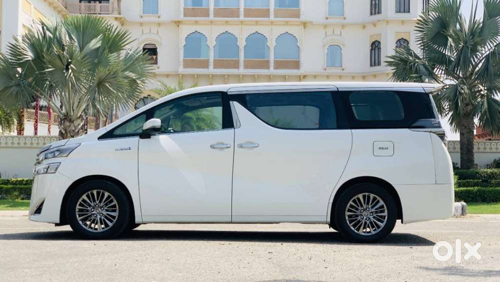 Toyota Vellfire Vip &ndash; Executive Lounge, 2023, Petrol