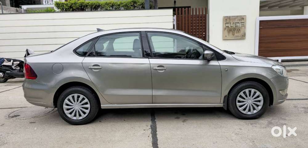 Skoda Rapid 1.6 Mpi Ambition, 2012, Petrol