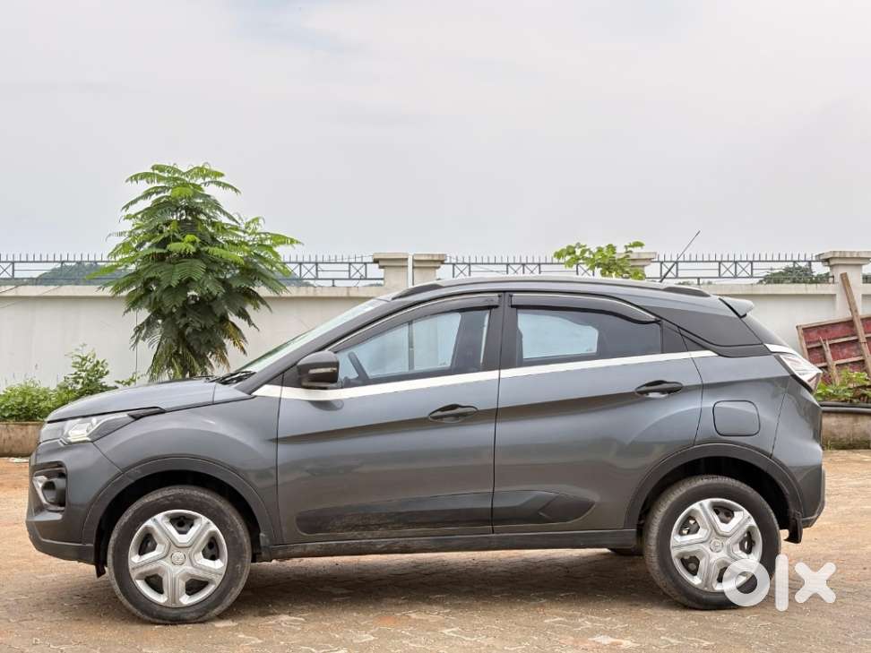 Tata Nexon 1.2 Revotron Xm (s), 2020, Petrol
