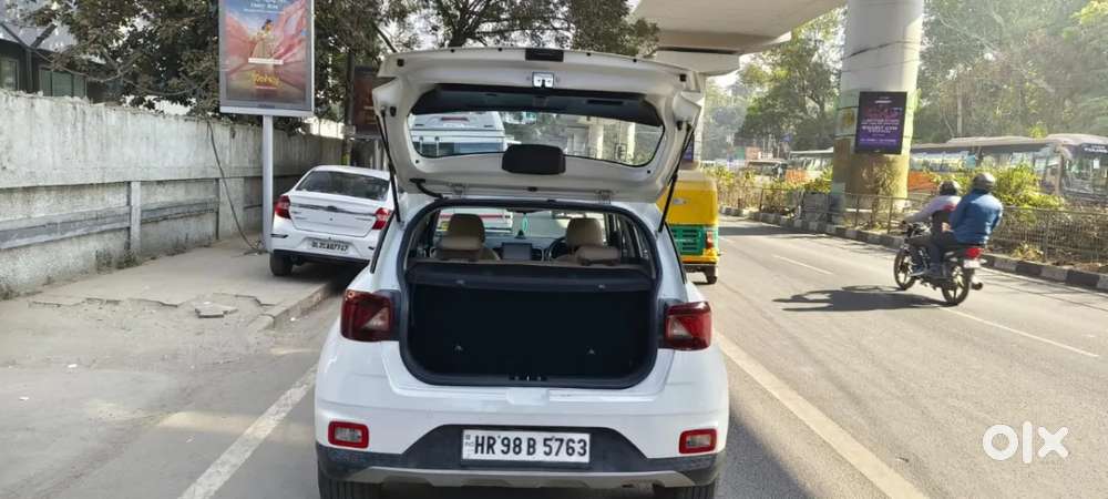 Hyundai Venue 1.0 Sx (o) Turbo Dct, 2021, Petrol