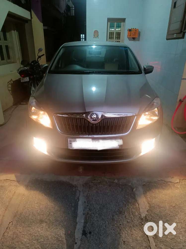 Skoda Rapid 1.6 Ambition 2012