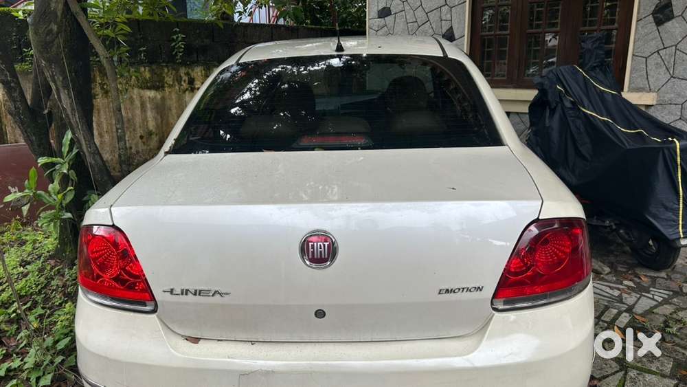 Fiat Linea Emotion 2009 Car