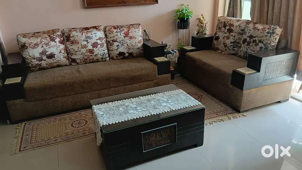SOFA SET with CENTRE TABLE
