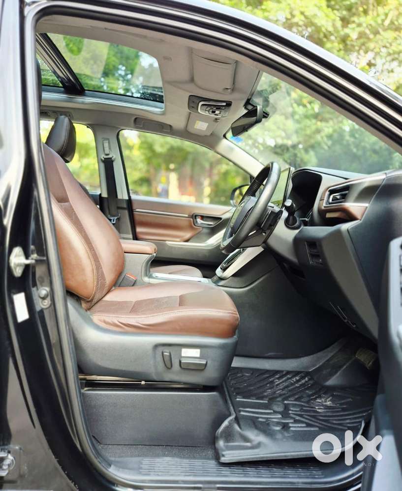 Toyota Innova Hycross 2.0 Zx Hybrid 7 Str, 2023, Petrol