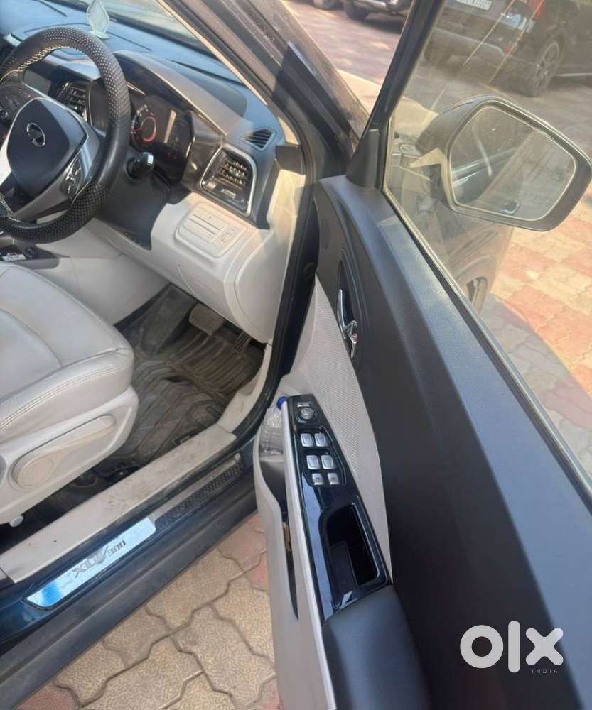 Mahindra Xuv300 1.2 W8 (o) Amt Petrol, 2021, Petrol