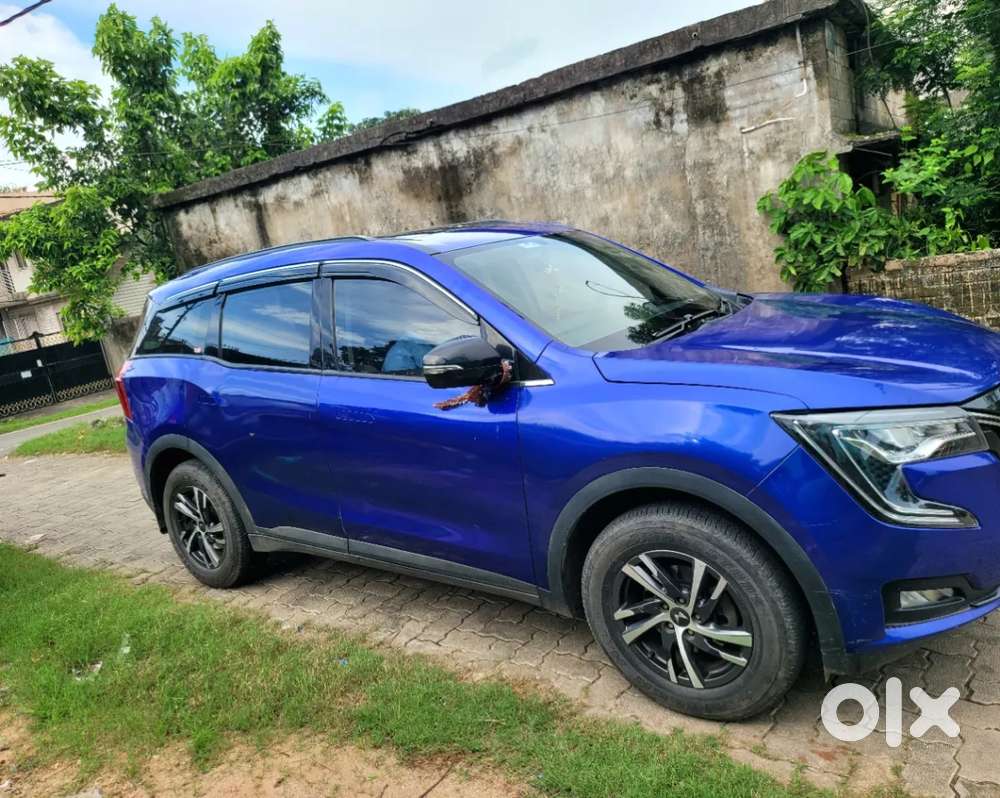 Mahindra Xuv700 2.0 Ax 5 Petrol Mt 7 Str, 2022, Petrol