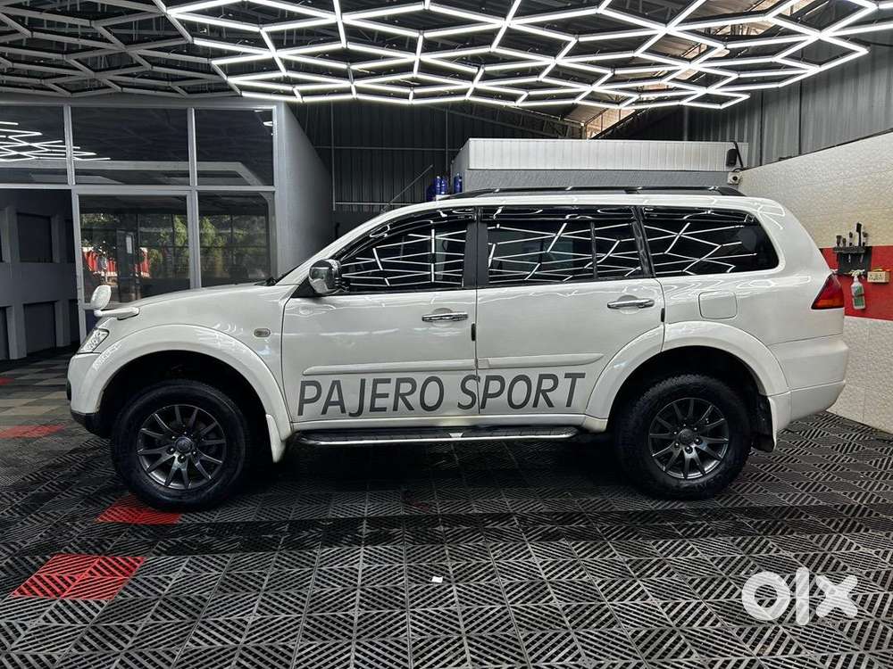 Mitsubishi Pajero Sport 2013 Diesel Well Maintained