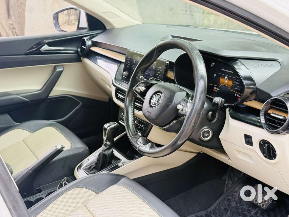 Skoda Slavia 1.0 Tsi Style At, 2023, Petrol