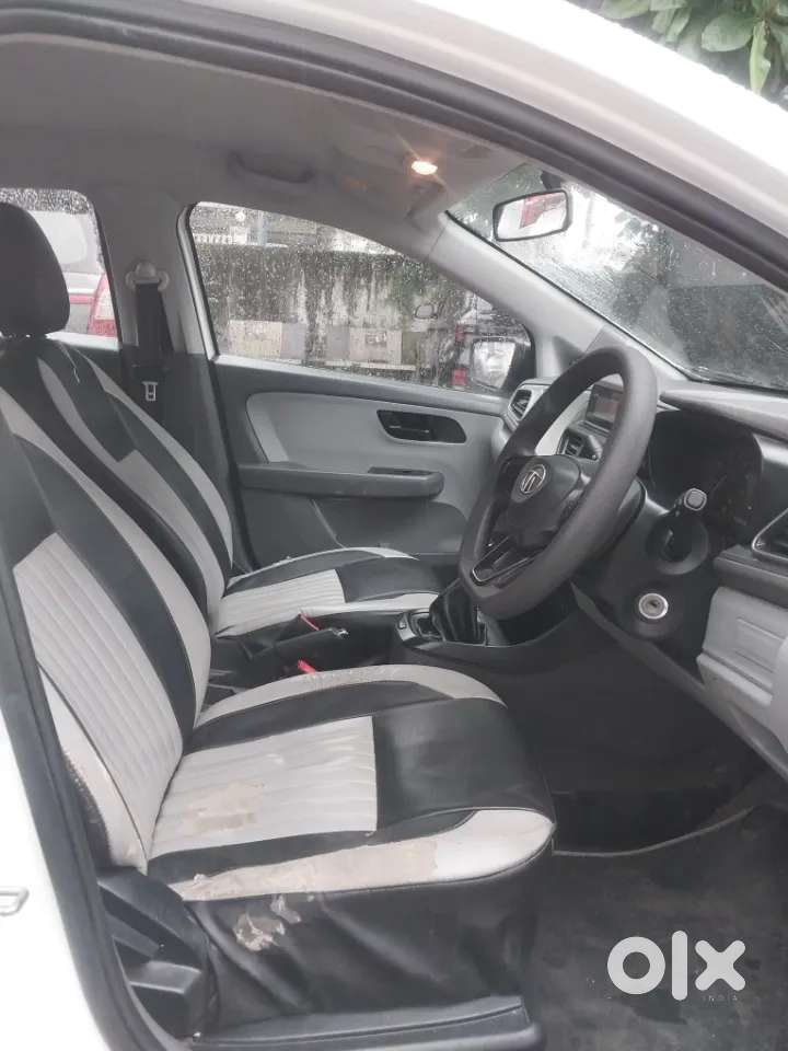 Tata Altroz 1.2 Xe Rhytm Petrol, 2020, Petrol