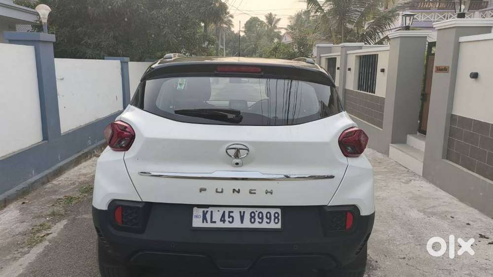 Tata Punch 1.2 Revotron Creative Amt Dual Tone, 2022, Petrol