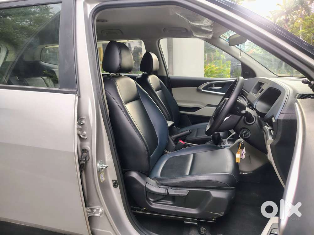 Kia Carens G 1.5 6mt Premium (o) 7-seater, 2024, Petrol