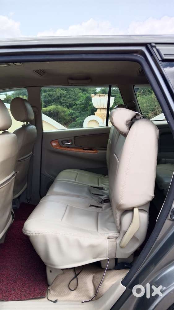 Toyota Innova 2.5 V 7 Str, 2010, Diesel