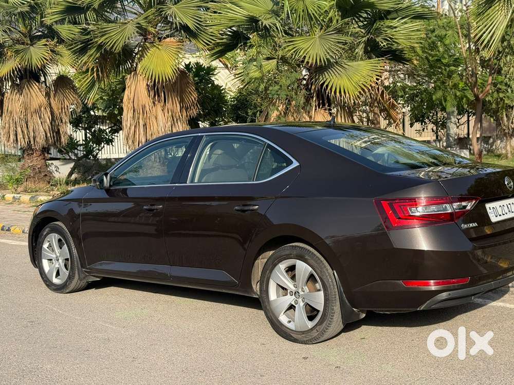 Skoda Superb Style 1.8 Tsi At, 2018, Petrol