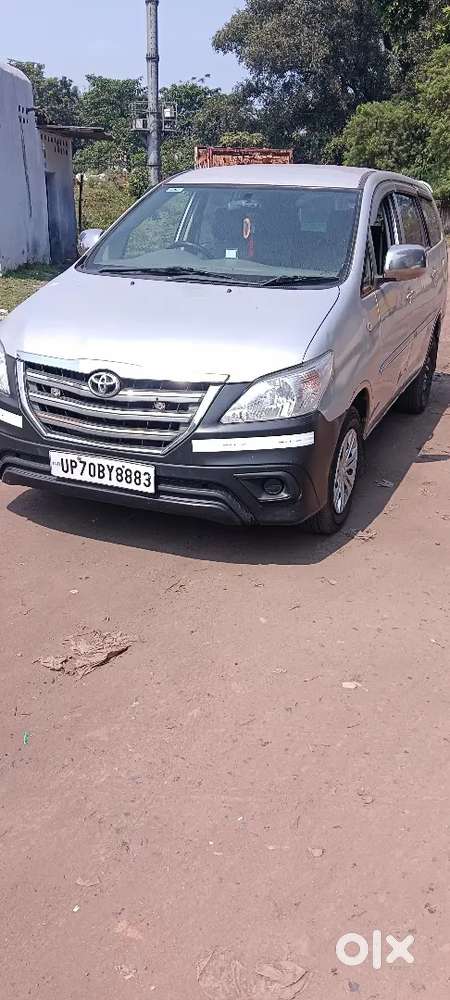 Toyota Innova 2012 Petrol