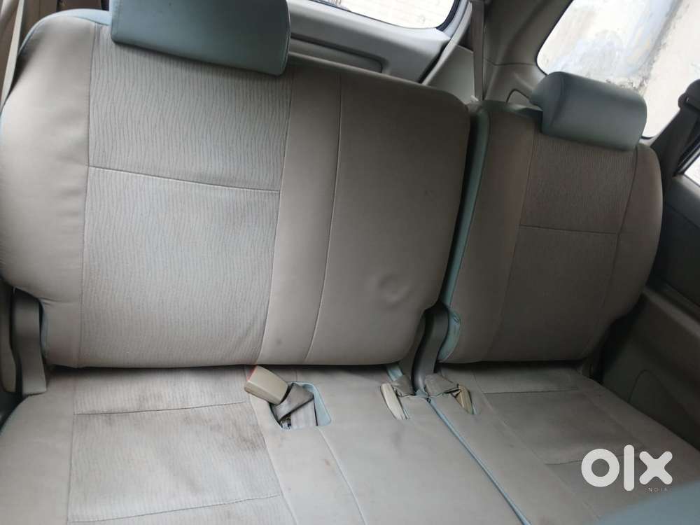 Toyota Innova 2010 Km Driven