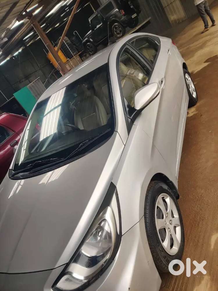 Hyundai Verna Sx Petrol 2012