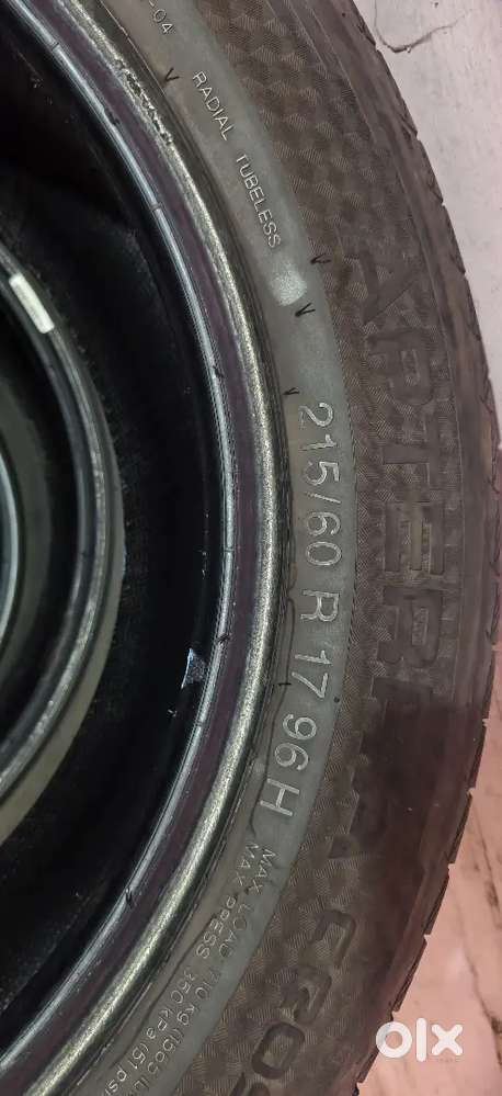 215/60R17 96H
